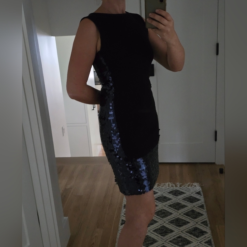 Tory Burch Elegant Black and Blue Sequin Dress - Picture 10 of 10